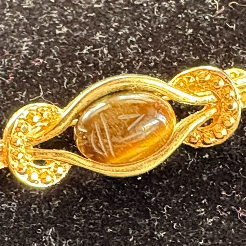 Vintage Brooch with Brown Stone